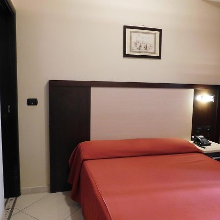 โฮเต็ล ริสเบิร์ก Hotel กัลลีโปลี ภายนอก รูปภาพ