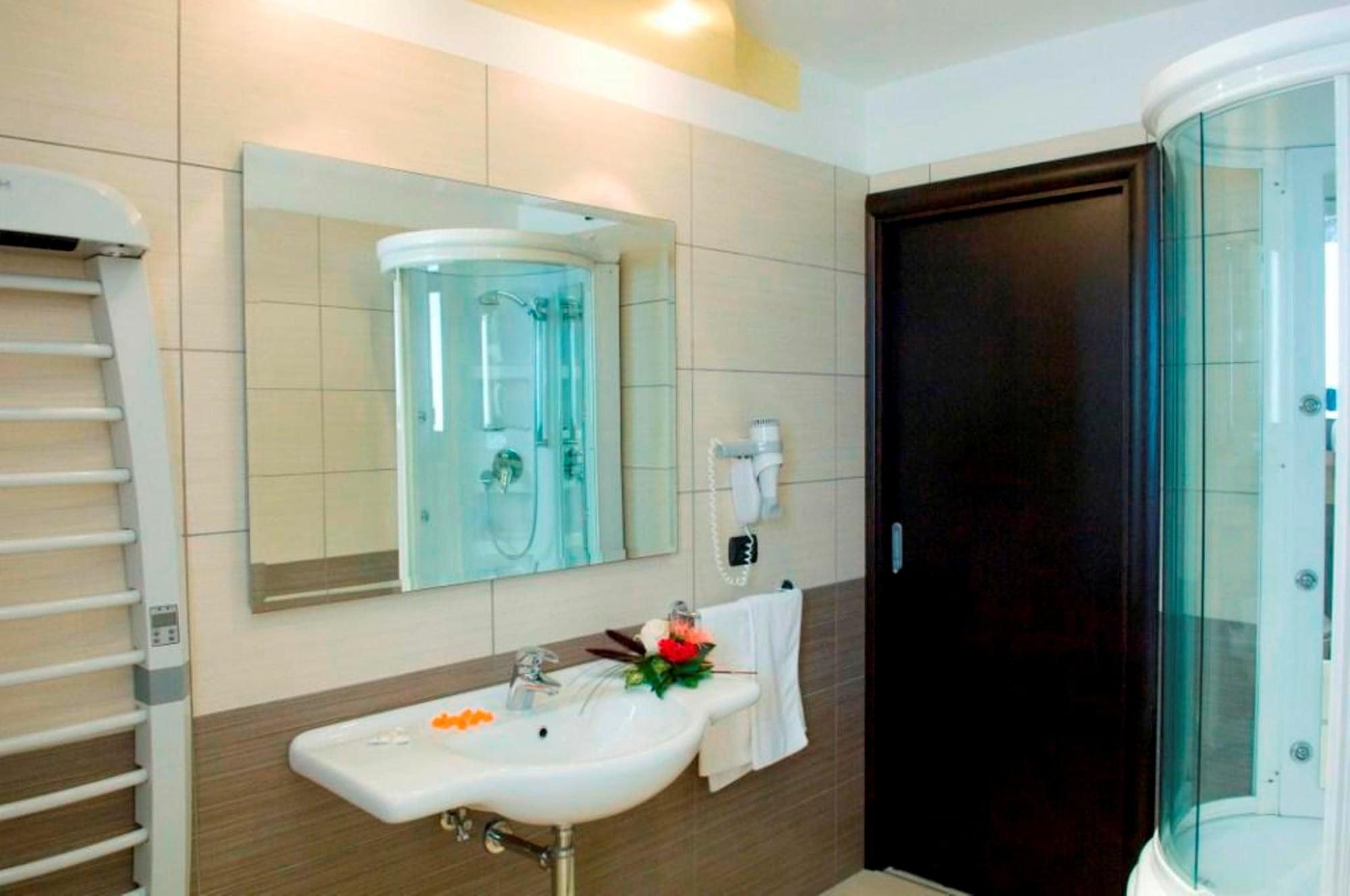 โฮเต็ล ริสเบิร์ก Hotel กัลลีโปลี ภายนอก รูปภาพ
