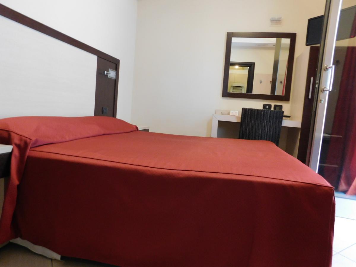 โฮเต็ล ริสเบิร์ก Hotel กัลลีโปลี ภายนอก รูปภาพ