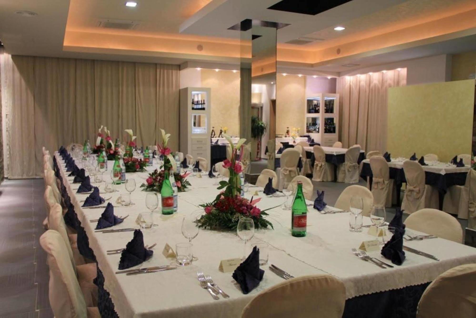 โฮเต็ล ริสเบิร์ก Hotel กัลลีโปลี ภายนอก รูปภาพ